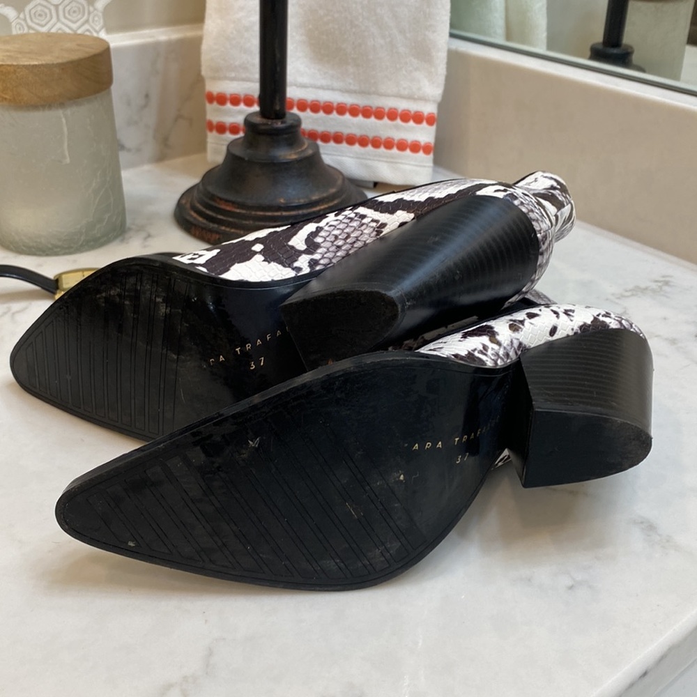 Zara boots. Worn once. Super cute just have not worn. Smoke and pet free home - Picture 3 of 6